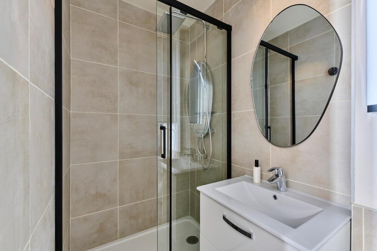 Close To La Crimee Metro Station Line 7 Apartment Paris